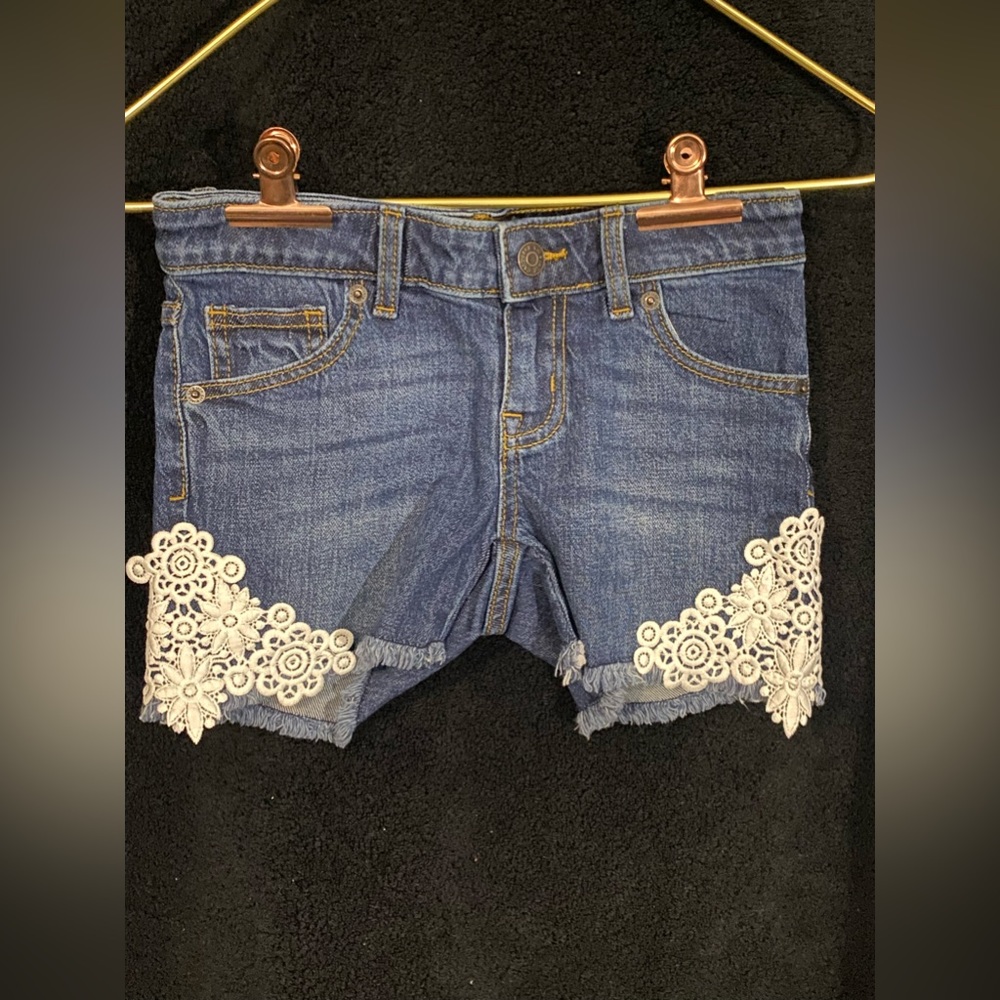 Cat and Jack Jean shorts with lace on side girls size 7/8